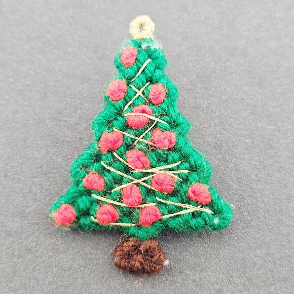 Knitted Handmade Christmas Tree Pin - Picture 1 of 3